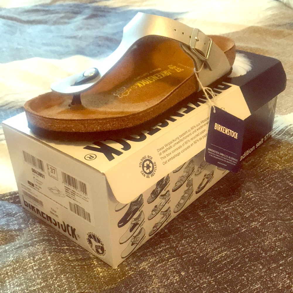 NIB Size 7 thong birkenstocks.